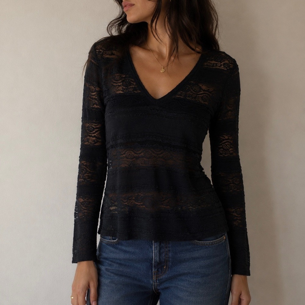 Express Black Lace Top Sheer Long Sleeve V-Neck Mediium Goth Whimsigoth Fairy